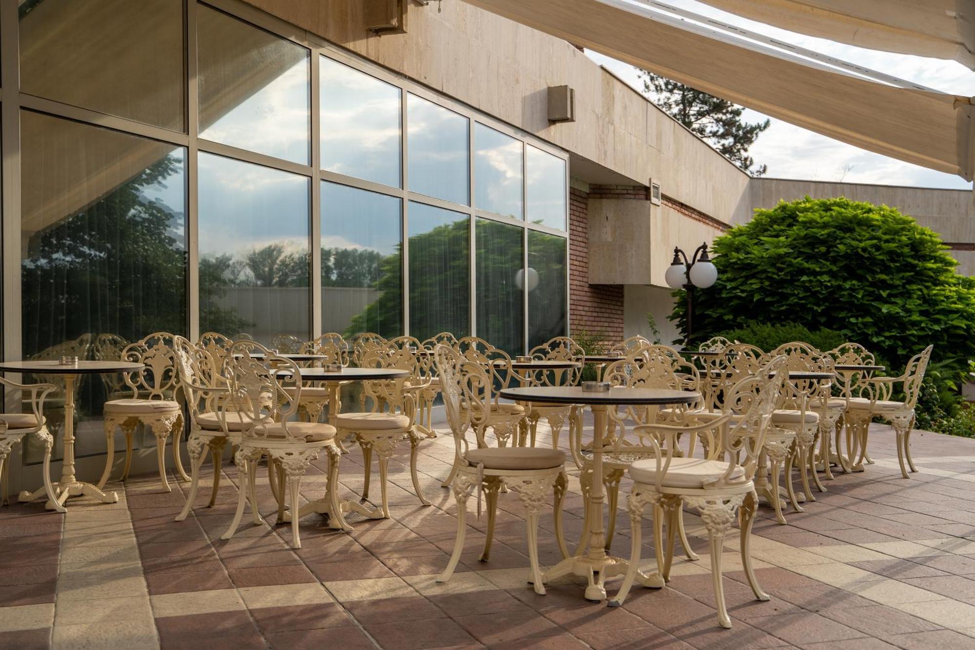 Hotel Hissar 4*