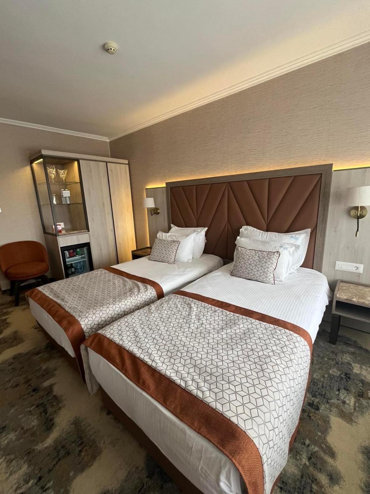 Hotel Hissar 4*